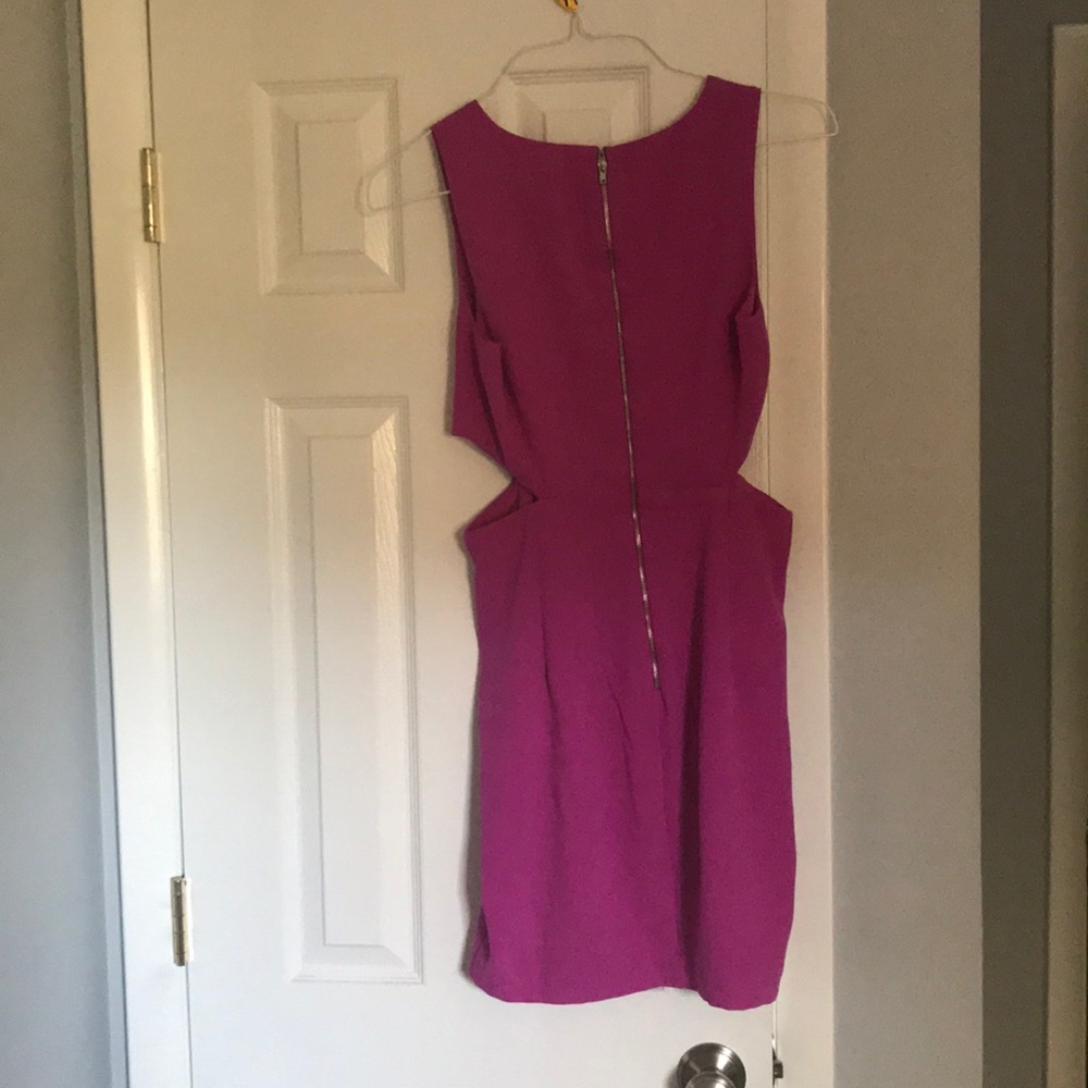 Lulu’s Dress. - Picture 3 of 4